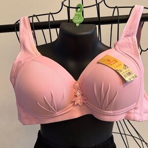 Elegant Pink Women's Bra with Floral Accent